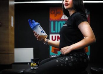 Beyond the Hype: Why I Threw Out My BCAA Powders (And How I Learned to Use Them Smarter)