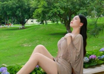 Beyond the Billions: A Woman’s Guide to a Thriving Microbiome—Why I Threw Out the Old Probiotic Playbook