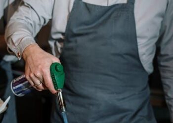 The Salt-Free Symphony: How a Chef’s Health Scare Reinvented the Sandwich with the Magic of Flavor Layering