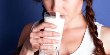 The Definitive Guide to Preventing Muscle Cramps: A Scientific Breakdown of Electrolytes and the Best Hydration Strategies